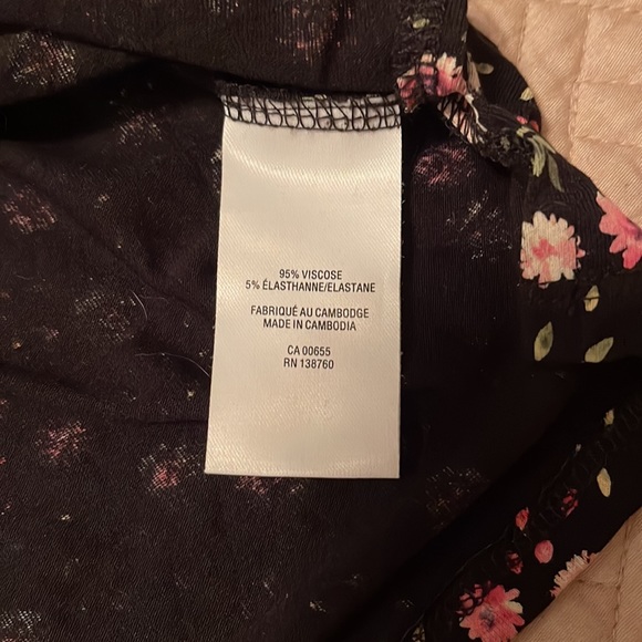 Spaghetti strap flowered tank top - Picture 4 of 4